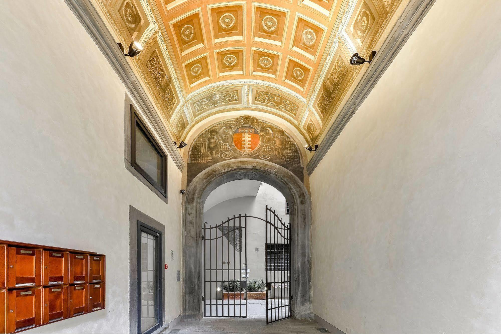 Palazzo Uguccioni Apartments Флоренция Екстериор снимка