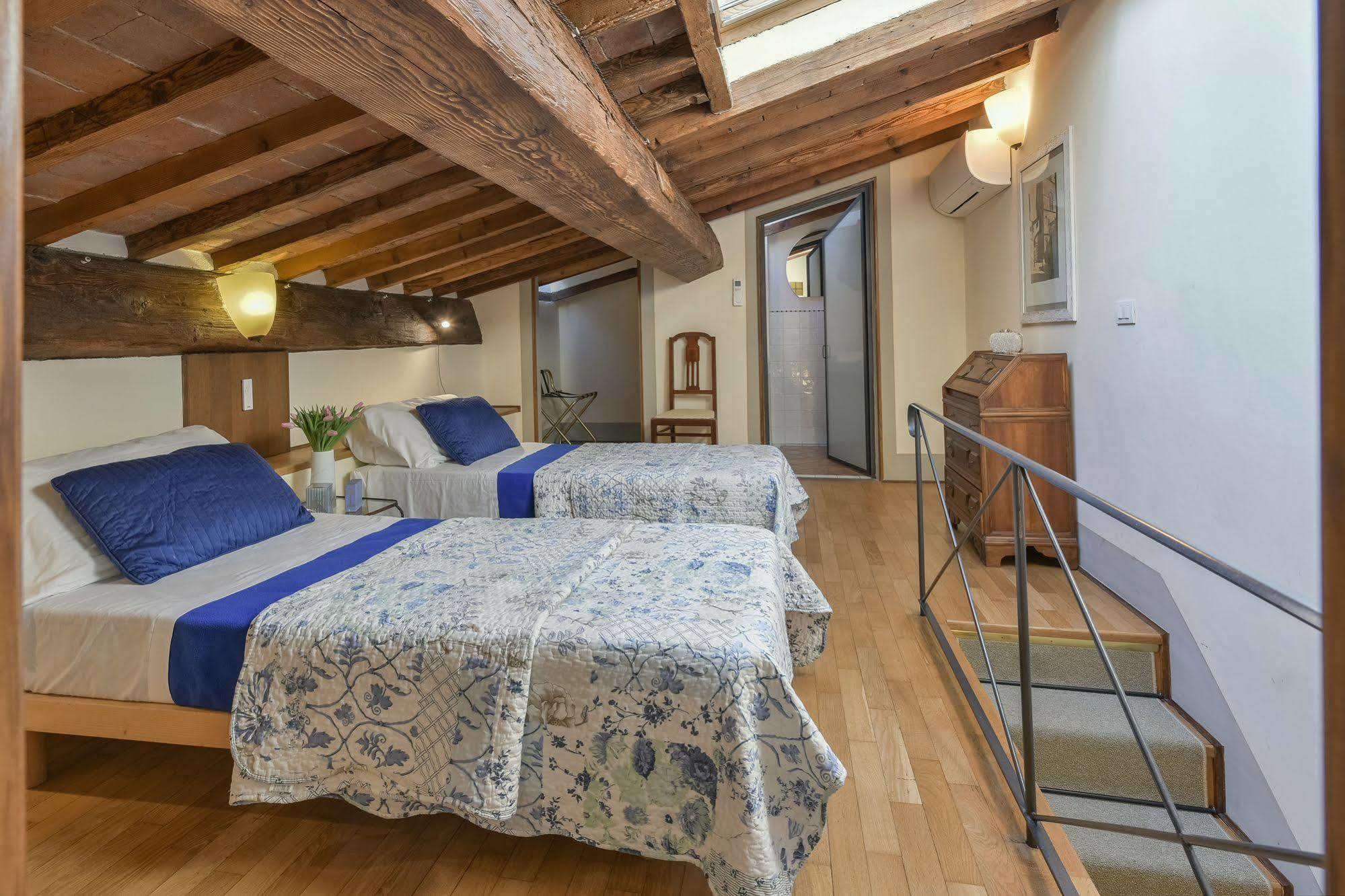 Palazzo Uguccioni Apartments Флоренция Екстериор снимка